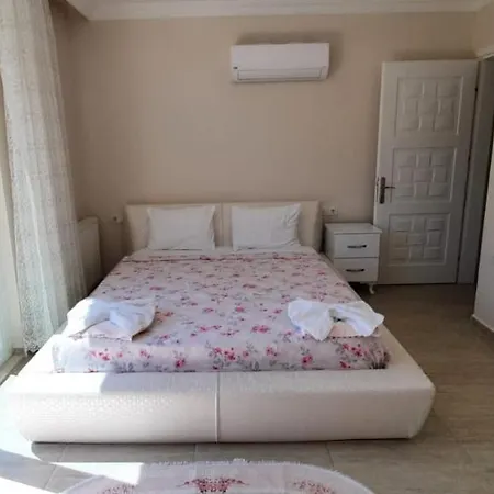 Beautiful 4-bed Beril With Private Pool *