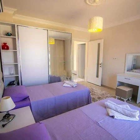 Beautiful 4-bed Beril With Private Pool ヴィラ *