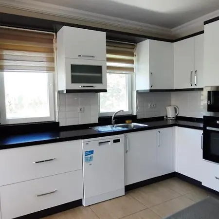Beautiful 4-bed Beril With Private Pool Willa *